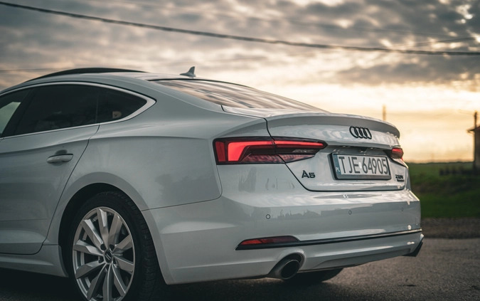 Audi A5 cena 117000 przebieg: 61999, rok produkcji 2017 z Gniezno małe 121